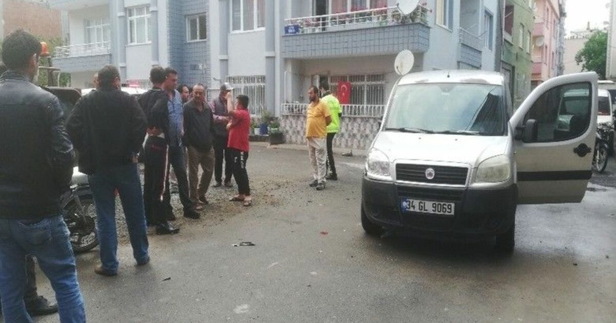 Hafif ticari araçla motosiklet çarpıştı: 2 yaralı
