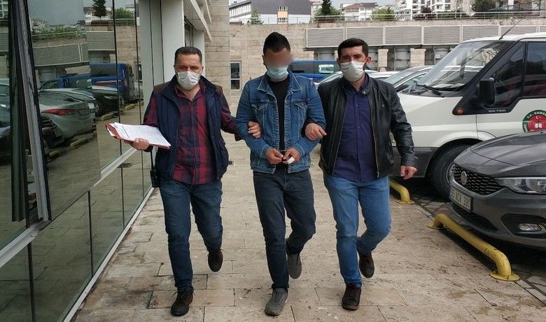Samsun’da bıçakla yaralamaya tutuklama
 - Samsun’da bıçaklı saldırıya uğrayan bir kişi yaralanırken, olayla ilgili yakalanan saldırgan mahkemece tutuklandı.
