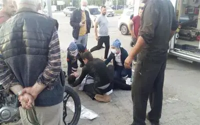 Gazı Takılı Kalan Motosiklet Karşı Kaldırıma Uçtu: 2 Yaralı