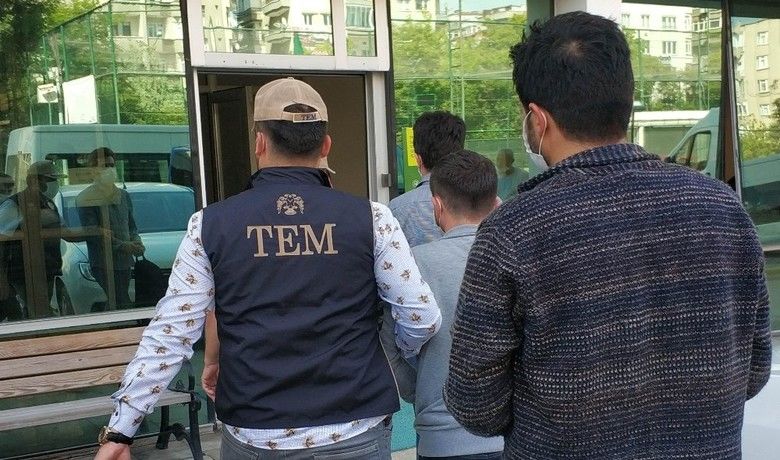 FETÖ’nün mahrem askeri yapılanmasında1 tutuklama, 6 adli kontrol - Samsun’da FETÖ/PDY’nin “mahrem askeri yapılanması”na yönelik düzenlenen operasyonda gözaltına alınan 7 kişiden 1’i tutuklanırken, 6 kişi mahkemece adli kontrol şartıyla serbest bırakıldı.