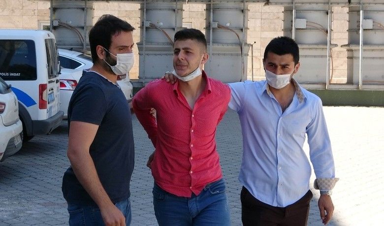 Pompalı tüfekli cinayetin zanlısı yakalandı
 - Samsun’da ağabeyi ile arasında husumet bulunan şahsı pompalı tüfekle öldüren genç, polis tarafından gözaltına alındı.