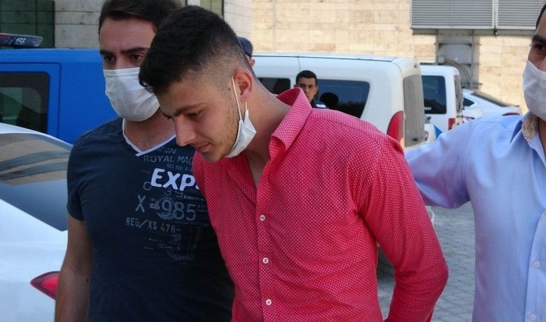Pompalı tüfekli cinayetin zanlısı tutuklandı
 - Samsun’da ağabeyi ile arasında husumet bulunan şahsı pompalı tüfekle öldüren genç çıkarıldığı mahkemece tutuklanırken, arkadaşı adli kontrol şartıyla serbest bırakıldı.
