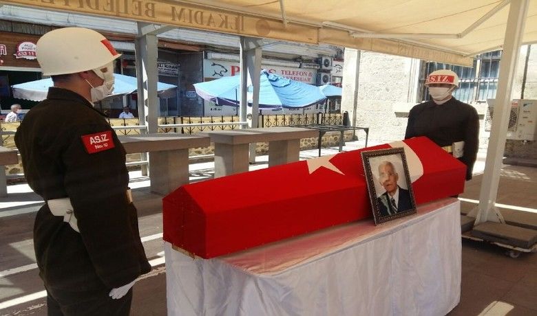 Kore gazisine son görev
 - KOAH hastalığından 90 yaşında vefat eden Kore Gazisi Ali Baykın, törenle son yolculuğuna uğurlandı.