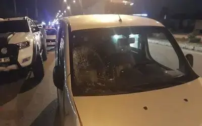 Düğün dönüşü baba ve oğluna araba çarptı
