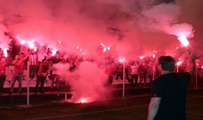 Şampiyon Samsunspor’a tebrik yağmuru
 - SAMSUN (İHA) – Türkiye Futbol Federasyonu (TFF) tarafından bugün yapılan toplantının ardından şampiyonluğu kesinleşen Samsunspor’a sosyal medyadan tebrik mesajları yağdı.