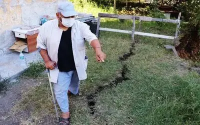 Temel kazısında toprak kaydı, apartman sakinleri tedirgin
