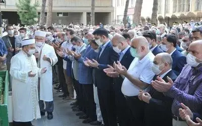 Bakan Soylu kayınpederini son yolculuğuna uğurladı
