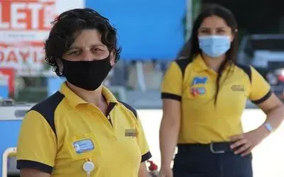 Akaryakıt pompasına kadın eli değdi
