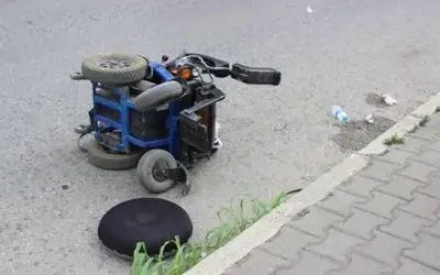 Otomobilin çarptığı engelli yaralandı
