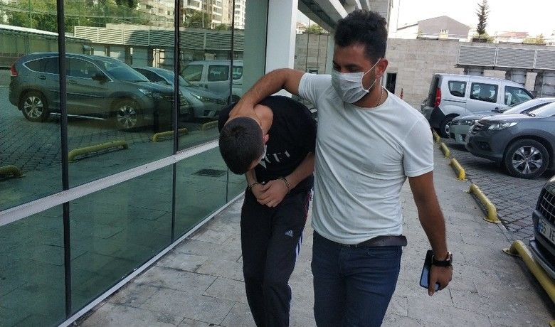 Uyuşturucu haplar ele geçirildi
 - Samsun’da bazı adreslerde arama yapan polis ekipleri uyuşturucu haplar ele geçirdi. Olayla ilgili 1 kişi gözaltına alındı.