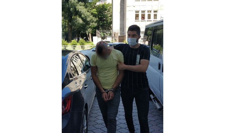 Uyuşturucu kullanmaktan ceza alan genç tutuklandı
 - Samsun’da uyuşturucu kullanmaktan hakkında hapis cezası bulunan genç, polis tarafından yakalandı.