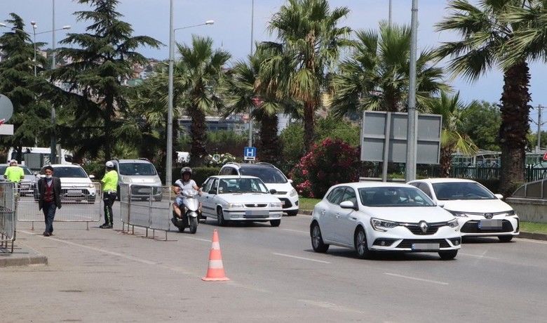 Samsun’da trafik sorununa ’akıllı’ çözüm
 - Samsun Büyükşehir Belediye Başkanı Mustafa Demir, “Samsun Akıllı Şehir Projesi” kapsamında karayolu güvenliğini arttırarak trafik akışını daha konforlu hale getireceklerini söyledi.