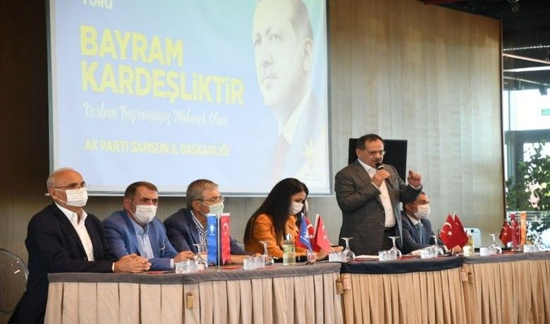 Başkan Demir: “Türkiye dünyanıngözde ülkesi haline geldi” - SAMSUN (İHA) – Samsun Büyükşehir Belediye Başkanı Mustafa Demir, Türkiye Cumhuriyeti’nin, Cumhurbaşkanı Recep Tayyip Erdoğan önderliğinde korona virüs salgınına karşı örnek bir başarı gösterdiğini, dünyanın gözde ülkesi haline geldiğini söyledi.
