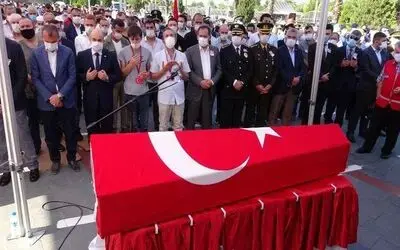 Kazada şehit olan polis memuru son yolculuğuna uğurlandı
