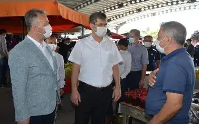 Kaymakam ve başkan pazar yerini denetledi
