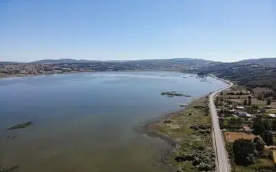 Ladik Gölü’nde kara göründü
