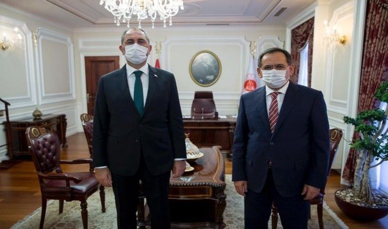 Başkan Demir: “Samsun’a’bölge istinaf adliyesi’ yapılacak” - Samsun Büyükşehir Belediye Başkanı Mustafa Demir, TOKİ aracılığı ile yeni bir adliye sarayı yapılacağını ve ’Bölge Adliye Mahkemesi’nin de buraya taşınacağını açıkladı.