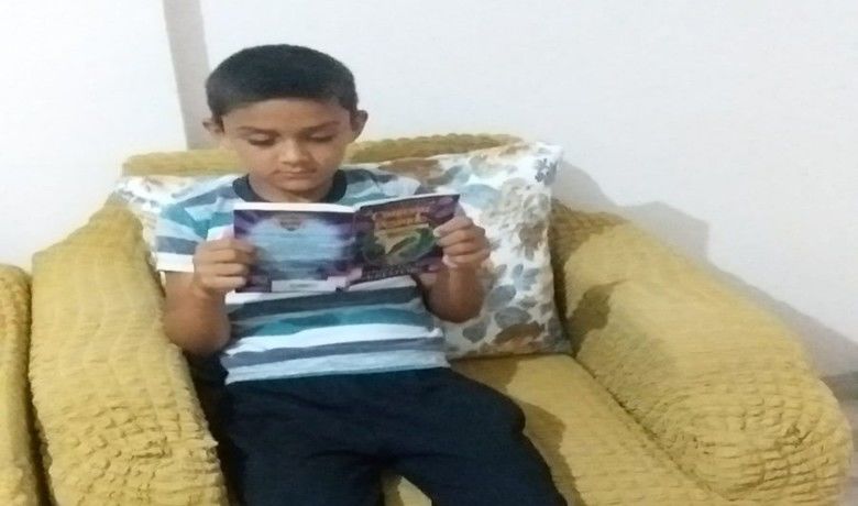 Müdür örnek oluyor, öğrenciler okuyor - Samsun Alaçam Atatürk Ortaokulu öğrencileri "Samsun İçin Okuma Vakti Projesi" kapsamında her akşam saat 20.00’de kitap okuyor.