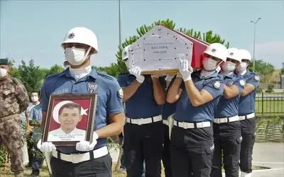 Kansere yenik düşen özel harekat polisine son görev