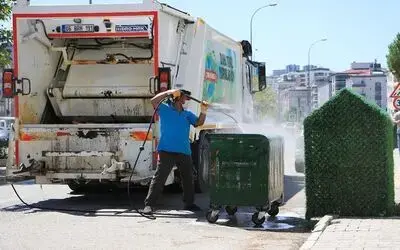 Atakum Belediyesinin konteyner yıkama sistemi halk sağlığını koruyor
