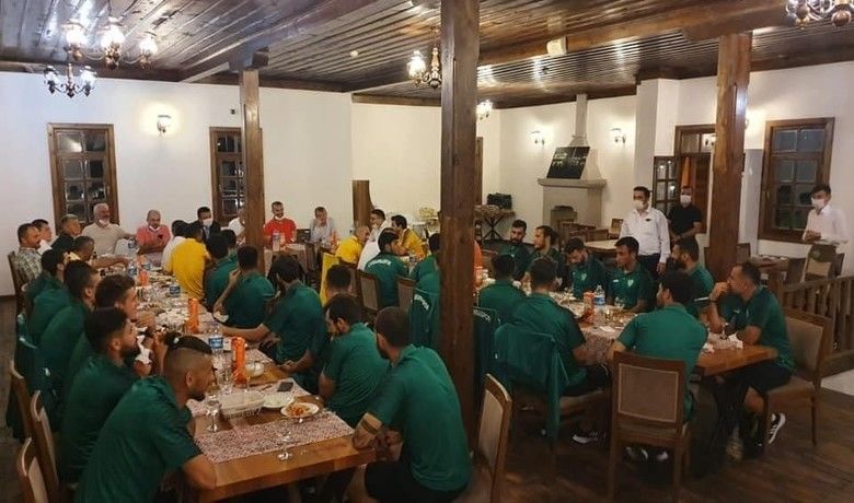 Çarşambaspor’da kamp yolculuğu başladı
 - TFF 3. Lig 3. Grup ekiplerinden Çarşambaspor, 14 günlük kamp  için karayolu ile Afyon’a gitti.
