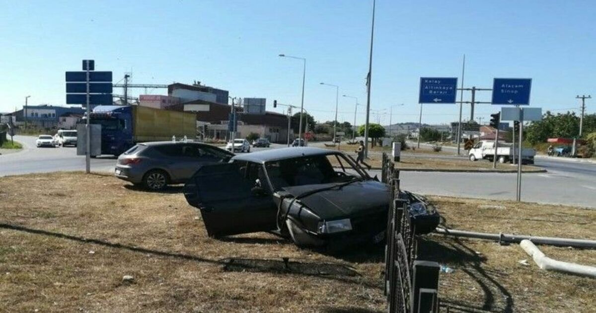 Bafra’da iki otomobil çarpıştı: 8 yaralı