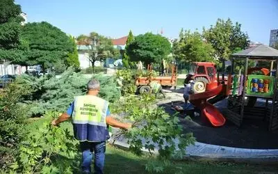 Parklar yenileniyor
