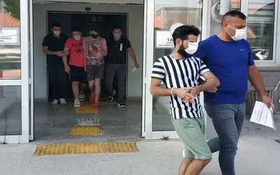 Yabancı uyruklu 3 kişiye para ve cep telefonu gasbından gözaltı
