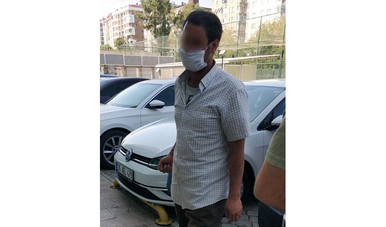 Demir boru hırsızlığına gözaltı
 - Samsun’da bir iş yerinin önünden demir boruları çaldığı iddia edilen yabancı uyruklu bir kişi polis tarafından gözaltına alındı.