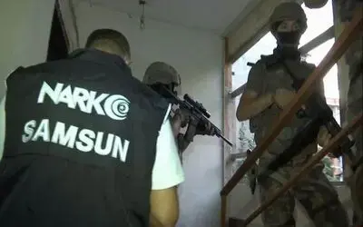 Şafak vakti zehir tacirlerine film gibi operasyon kamerada
