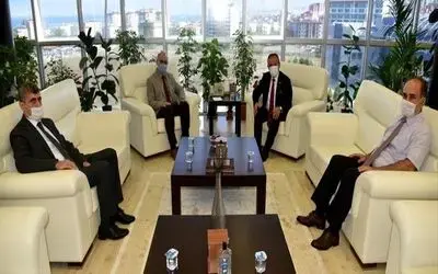 Rektör Ünal siyasetçileri ağırladı
