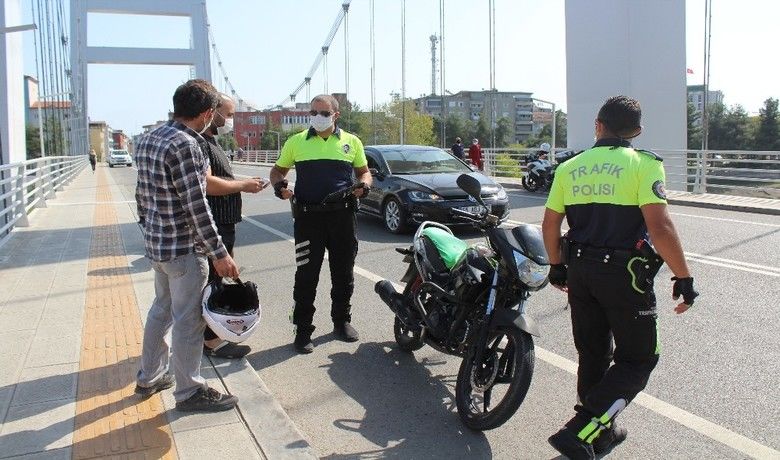 Denetimler hız kesmiyor
 - Samsun’un Çarşamba ilçesinde motosikletli trafik ekipleri tarafından asayiş uygulaması gerçekleştirildi.