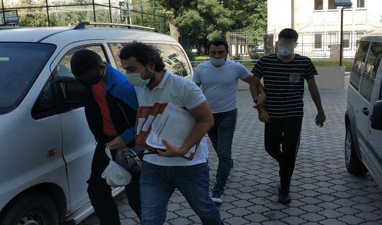 4 ayrı bisiklet hırsızlığına 2 gözaltı
 - Samsun’da 4 ayrı bisiklet hırsızlığına karışan 2 çocuk, polisin takibi sonucu yakalandı.