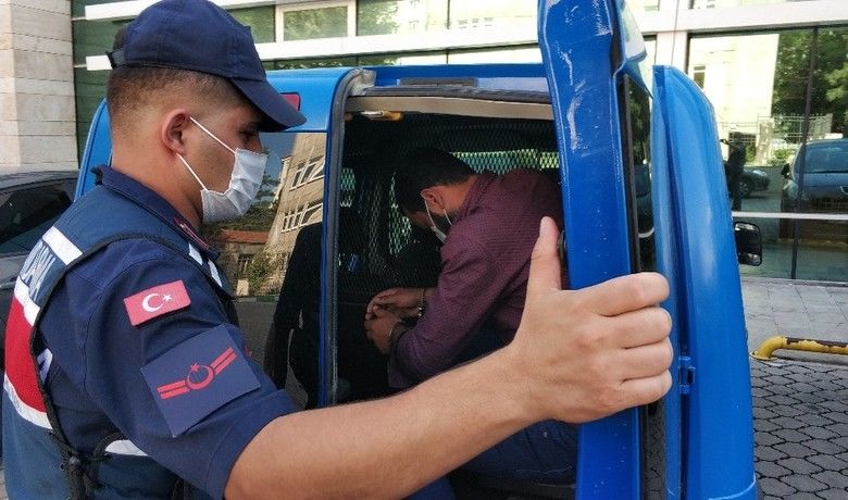 HTŞ’den gözaltına alınanyabancı uyruklu şahıs tutuklandı - Samsun’da  terör örgütü Heyet Tahrir-El Şam’da (HTŞ) faaliyet gösterdiği iddia edilen yabancı uyruklu bir kişi mahkemece tutuklandı.