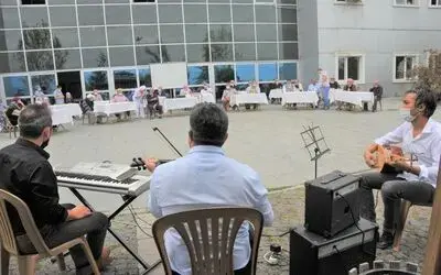 Yaşlılara sazlı sözlü moral günü
