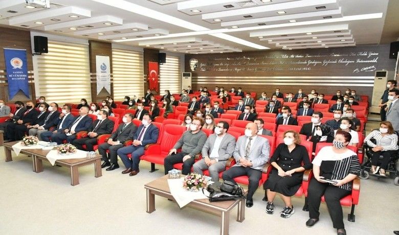 SASKİ’den alt yapıya 1,5 milyar TL yatırım
 - Samsun Büyükşehir Belediye Başkanı Mustafa Demir, ilçeler dahil şehrin tüm su temini ve kullanımına ilişkin problemlerini çözüme kavuşturmak için 3 yıllık süreçte alt yapıya 1,5 milyar TL’lik yatırım yapacaklarını açıkladı. Başkan Demir, kaçak su kullanımıyla mücadelede de önemli mesafe kat ettiklerini ifade etti.