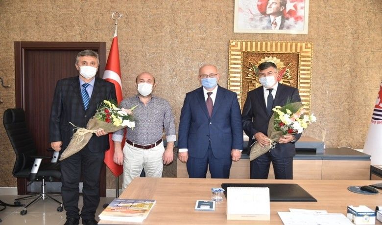 Bafra İşletme Fakültesinde devir teslim - Ondokuz Mayıs Üniversitesi (OMÜ) Bafra İşletme Fakültesi’nde, dekanlık devir teslim töreni, Rektör Prof. Dr. Yavuz Ünal’ın katılımıyla gerçekleştirildi. Törende, Prof. Dr. Yüksel Terzi görevini, yeni Dekan Vekili Prof. Dr. Ahmet Mutlu’ya devretti.