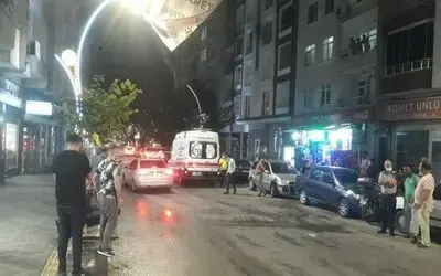 Hızını Alamayan Motosiklet Sürücüsü Otomobil İle Çarpıştı: 1 Yaralı