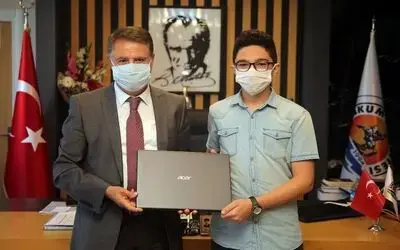 Başkan Deveci’den LGS Samsun birincisine uzaktan eğitim desteği
