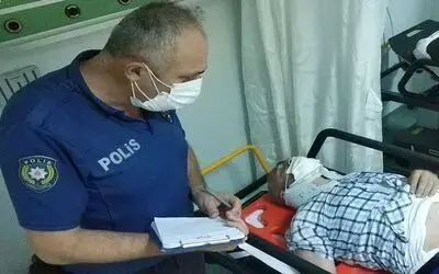Duvar ile arabası arasında sıkışarak hastanelik oldu
