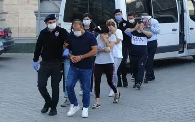 Samsun’da 20 bin 689 uyuşturucu hapla yakalanan 5 kişi adliyeye sevk edildi
