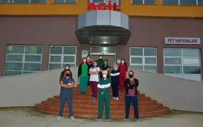 Veteriner hekimler yüz yüze eğitime devam ediyor
