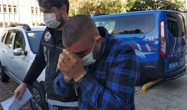 23 yıl hapis cezası alanşahıs polis uygulamasında kendini ele verdi - Samsun’da uyuşturucu ticaretinden 23 yıl hapis ve 40 bin lira adli para cezası alan şahıs uygulama noktasında kendini ele verdi.