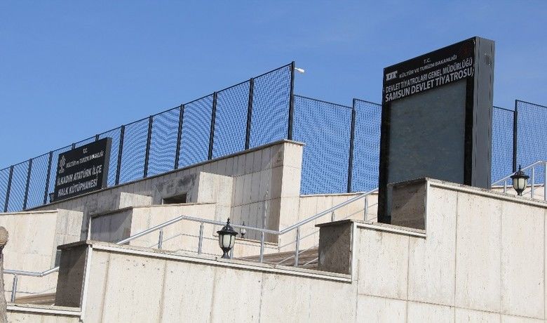 AKM’ye tel örgülü intihar önlemi
 - Samsun’da vatandaşların zaman zaman çıkarak intihar girişiminde bulunduğu Atatürk Kültür Merkezi’nin (AKM) çatısı tel örgülerle çevrildi.