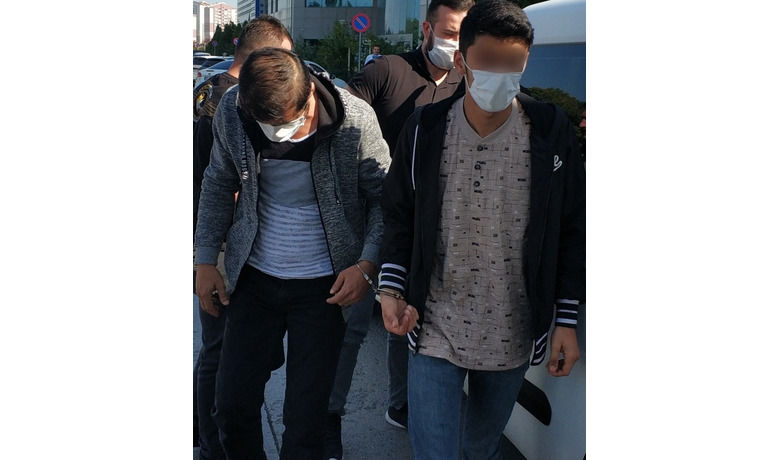 Uyuşturucu hapla yakalanan 2 kişi tutuklandı
 - Samsun’da narkotik polisi tarafından düzenlenen operasyonda 2 bin 345 adet uyuşturucu hapla yakalanan 2 kişi tutuklanırken, 1 kişi adli kontrol şartıyla serbest bırakıldı.