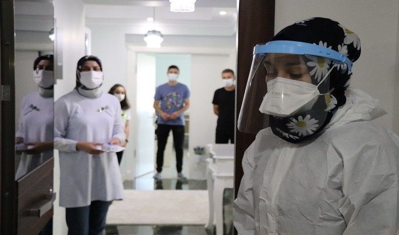 Samsun’da korona virüstoplum tarama çalışmaları tamamlandı - Sağlık Bakanlığı’nın korona virüse karşı ülkedeki bağışıklık ve hastalık taşıma düzeylerinin tespiti için planladığı “Koronavirüs Toplum Tarama Çalışması”nın ikinci aşaması Samsun Sağlık İl Müdürlüğü ekipleri tarafından 520 haneye ulaşılarak tamamlandı.