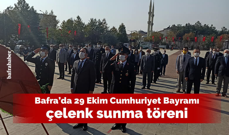 Bafra'da 29 Ekim CumhuriyetBayramı çelenk sunma töreni