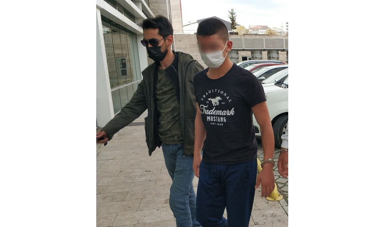 Parktaki silahla yaralama şüphelisi tutuklandı
 - Samsun’da parkta bir kişinin silahla yaralanması olayıyla ilgili 1 kişi tutuklanırken, 1 kişi ise adli kontrol şartıyla serbest bırakıldı.