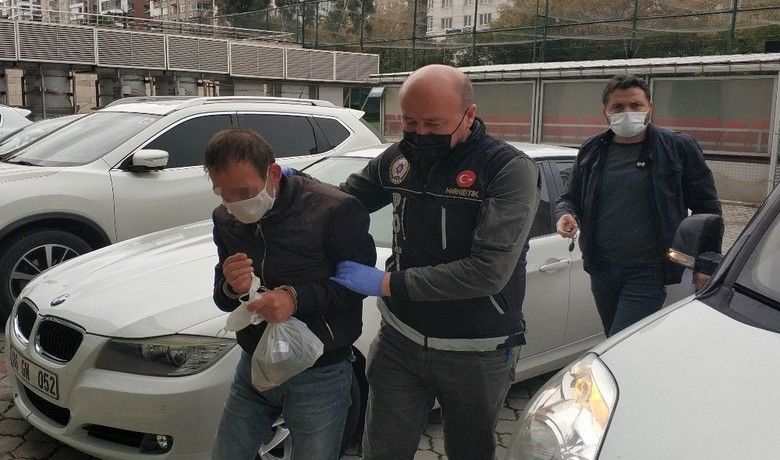Evinde uyuşturucu ve tarihi eserle yakalandı
 - Samsun’da bir kişinin iki ayrı ikametine operasyon düzenleyen polis, uyuşturucu ve tarihi eser ele geçirdi.