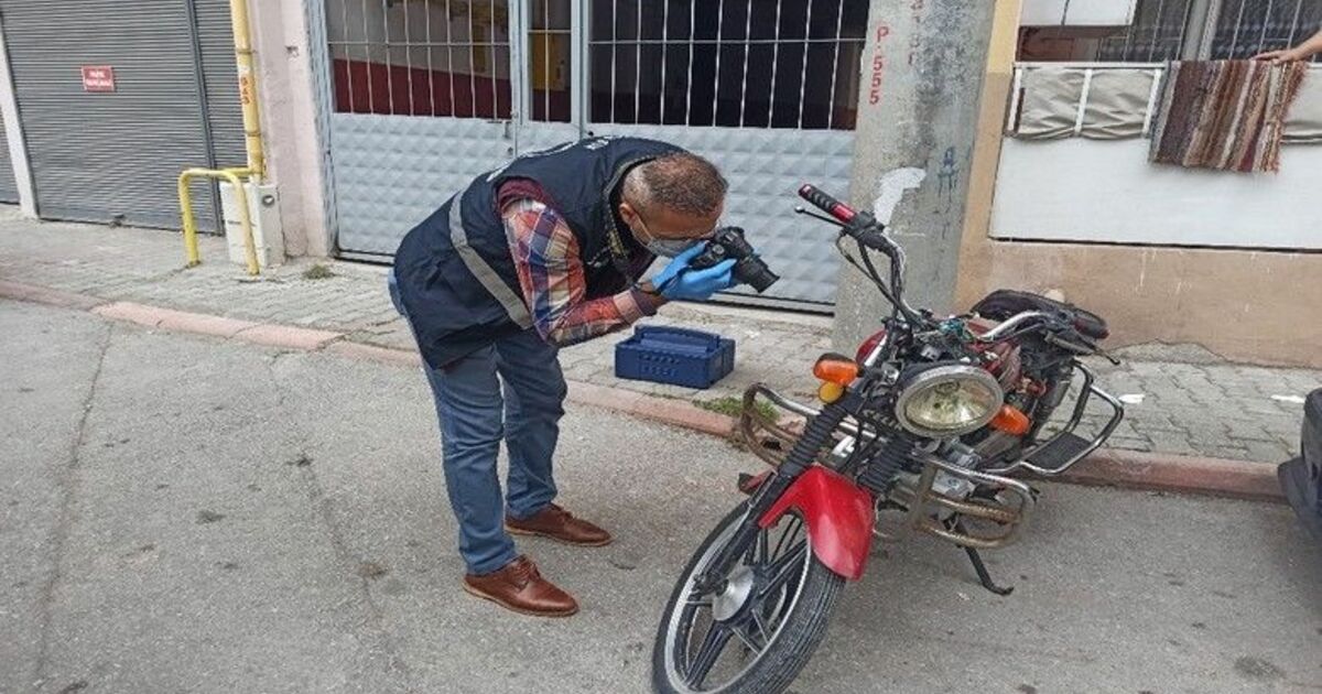 Çalıntı motosiklet terk edilmiş vaziyette bulundu
